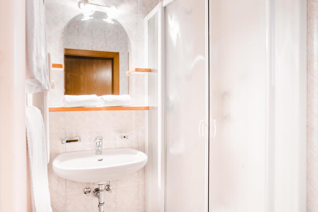 Gasthof Hotel Woehrmaurer Фельдтурнс Экстерьер фото
